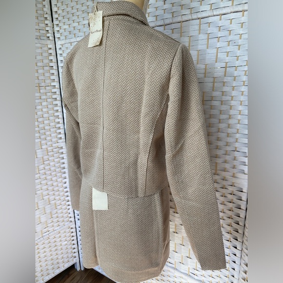 NWT Hem & Thread Chevron Jacquard Texture Crop Blazer flattering 1 button closer - Picture 7 of 12